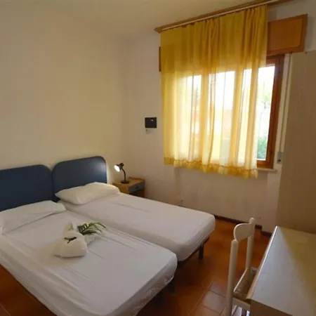 Comfortable Three In Lignano With Parking *
