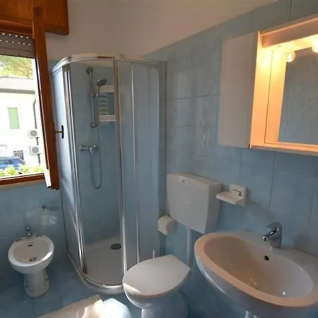 Comfortable Three In Lignano With Parking Apartment *